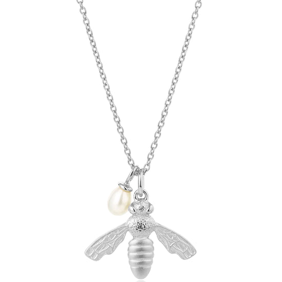 Silver bee pendant necklace with rice pearl