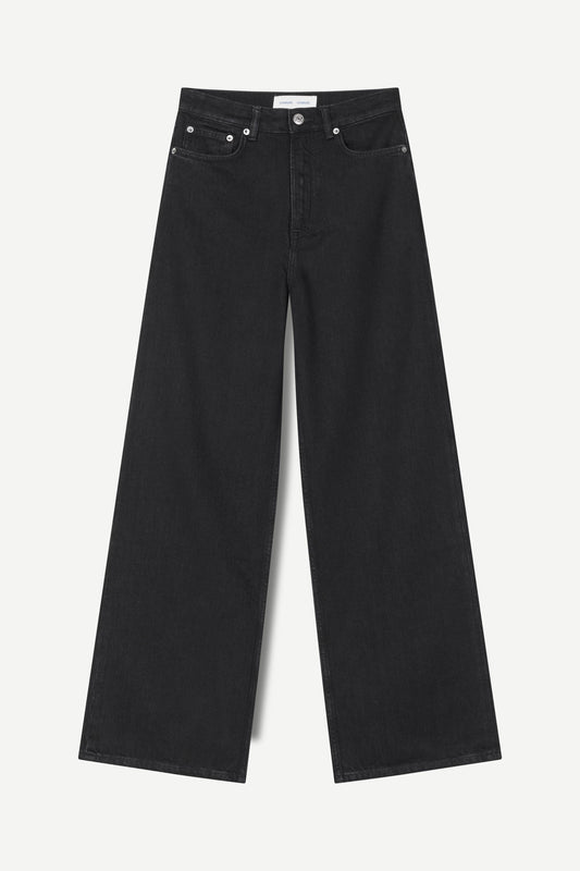 black rinse straight leg jeans with 5 pockets