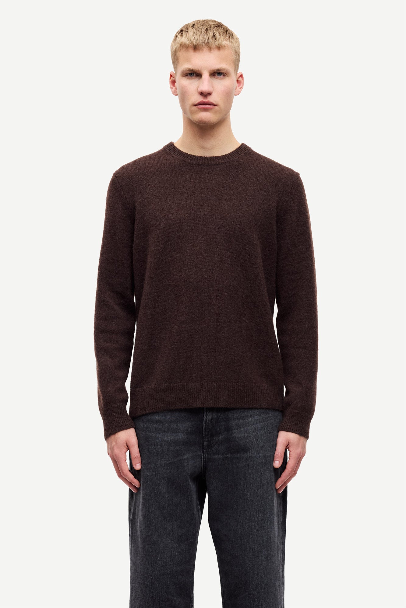 chocolate brown mens crew neck jumper with rib detailing and relaxed fit model shot