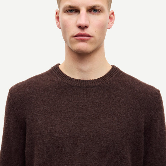 chocolate brown mens crew neck jumper with rib detailing and relaxed fit close up