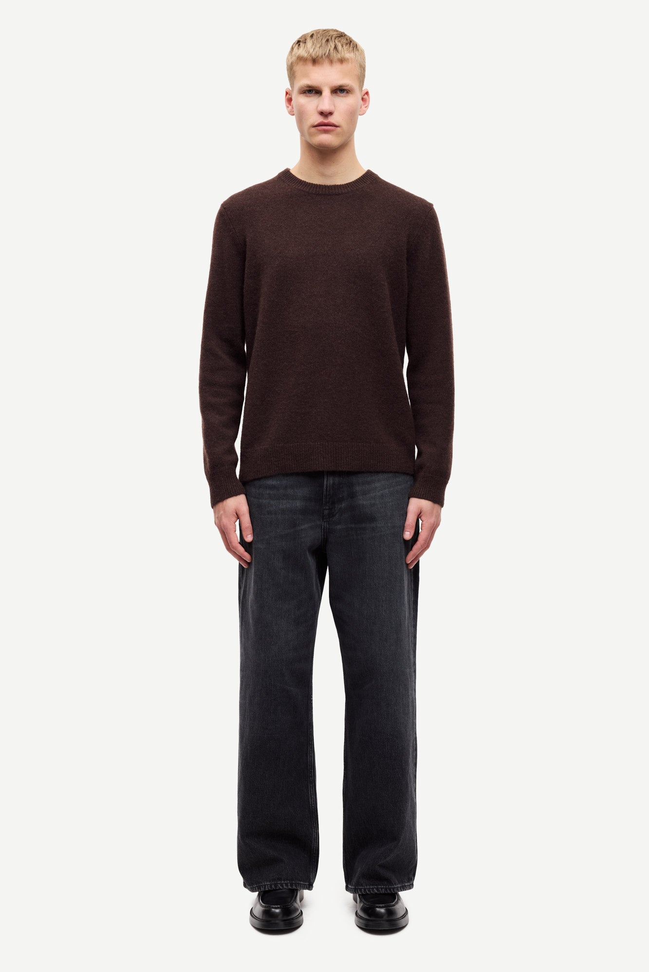 chocolate brown mens crew neck jumper with rib detailing and relaxed fit model shot