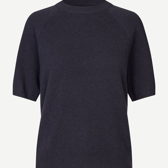 navy blue short sleeve t-shirt