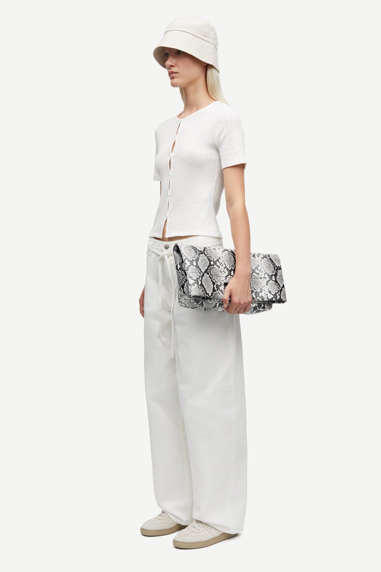 round neck short sleeve cotton white cardigan with small white buttons from samsoe side view