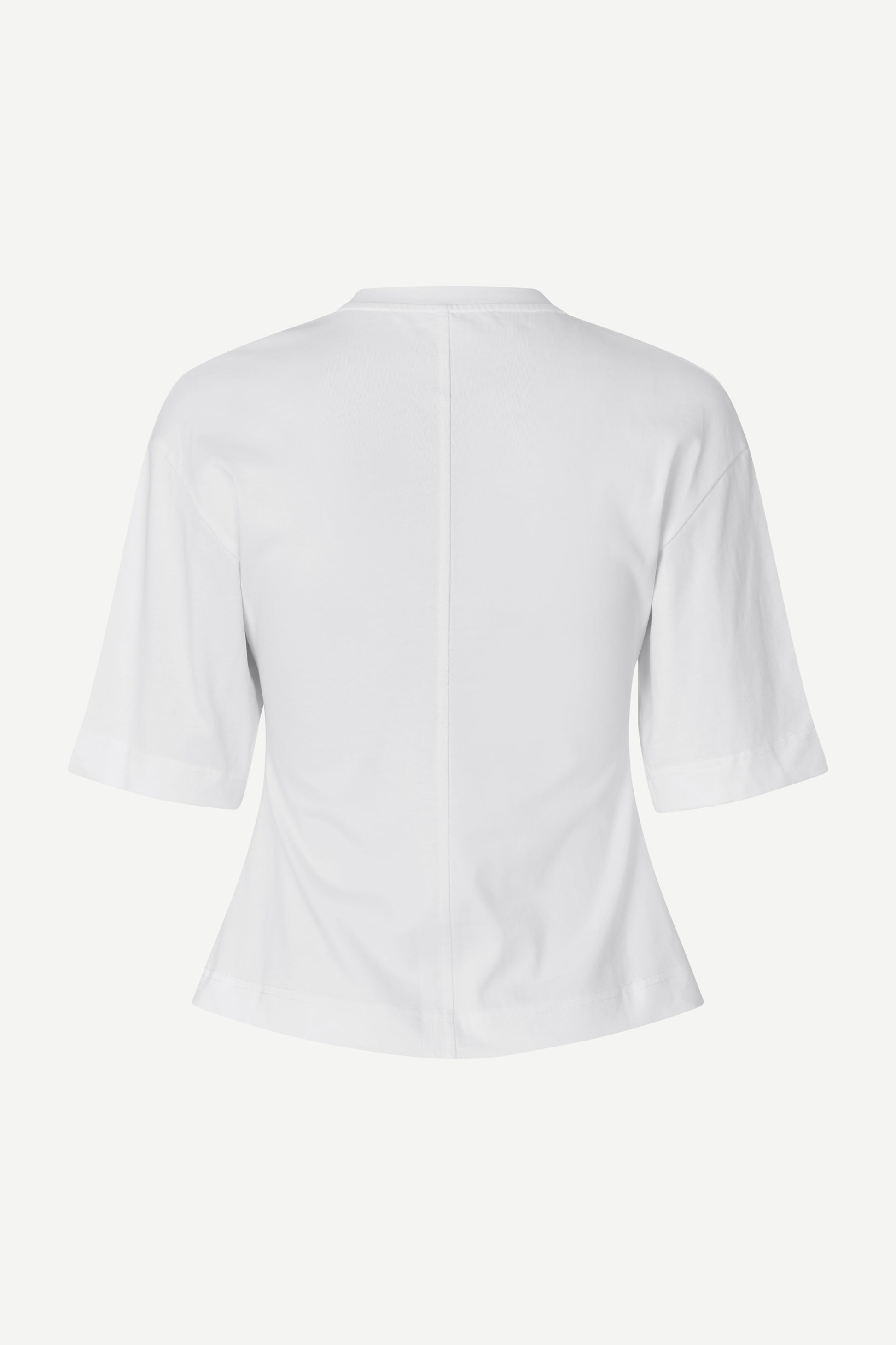 White tee with a round beck on a white background from Samsoe Samsoe