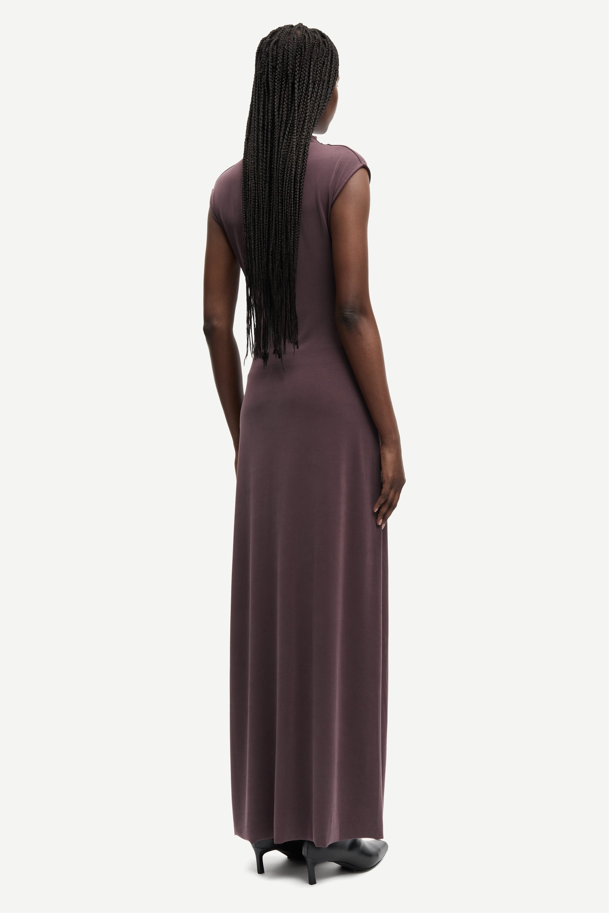 high neck cap sleeves stretchy maxi length rouched burgundy dress from samsoe rear