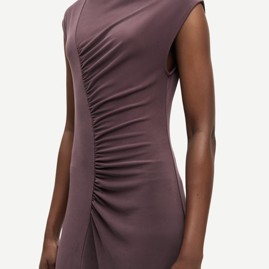 high neck cap sleeves stretchy maxi length rouched burgundy dress from samsoe close up