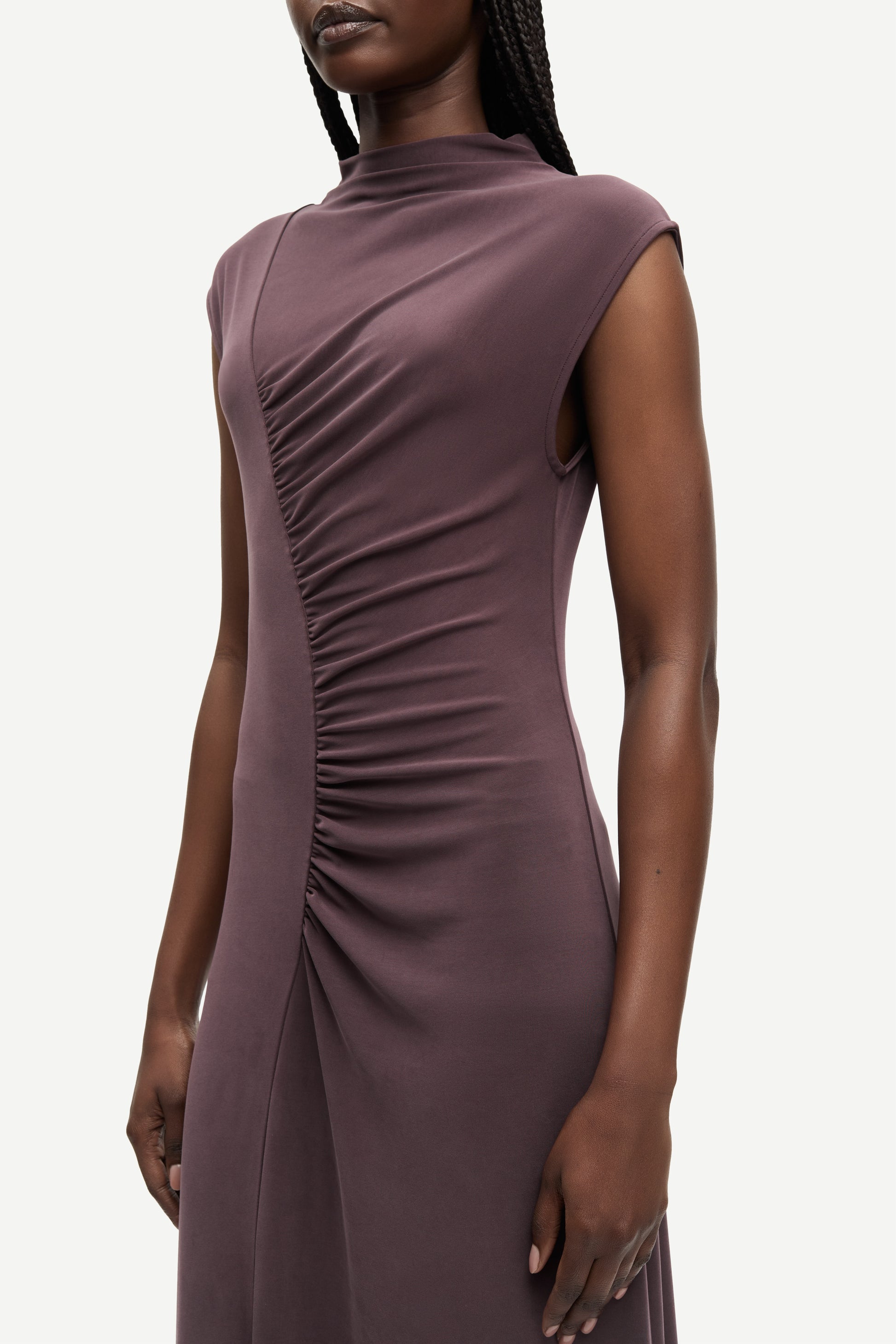high neck cap sleeves stretchy maxi length rouched burgundy dress from samsoe close up