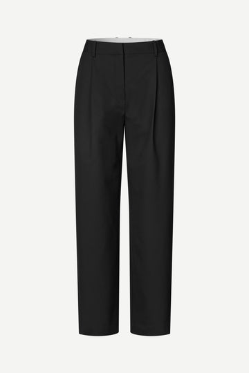 Black wide-leg cropped trousers with front pleats, shown on a light gray background.
