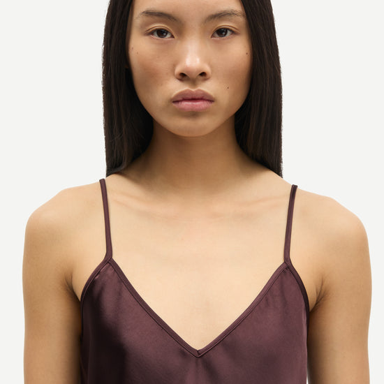 spaghetti strap v neck burgundy cami from samsoe samsoe close up