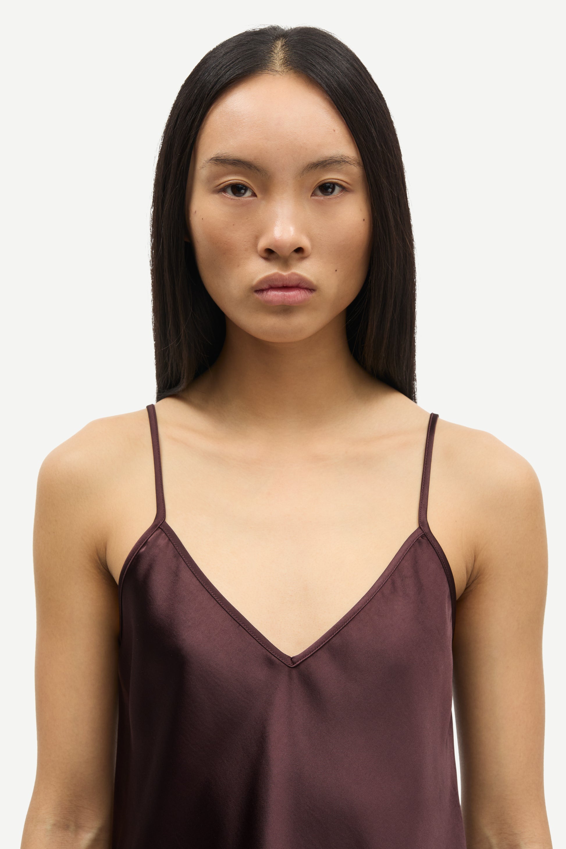 spaghetti strap v neck burgundy cami from samsoe samsoe close up