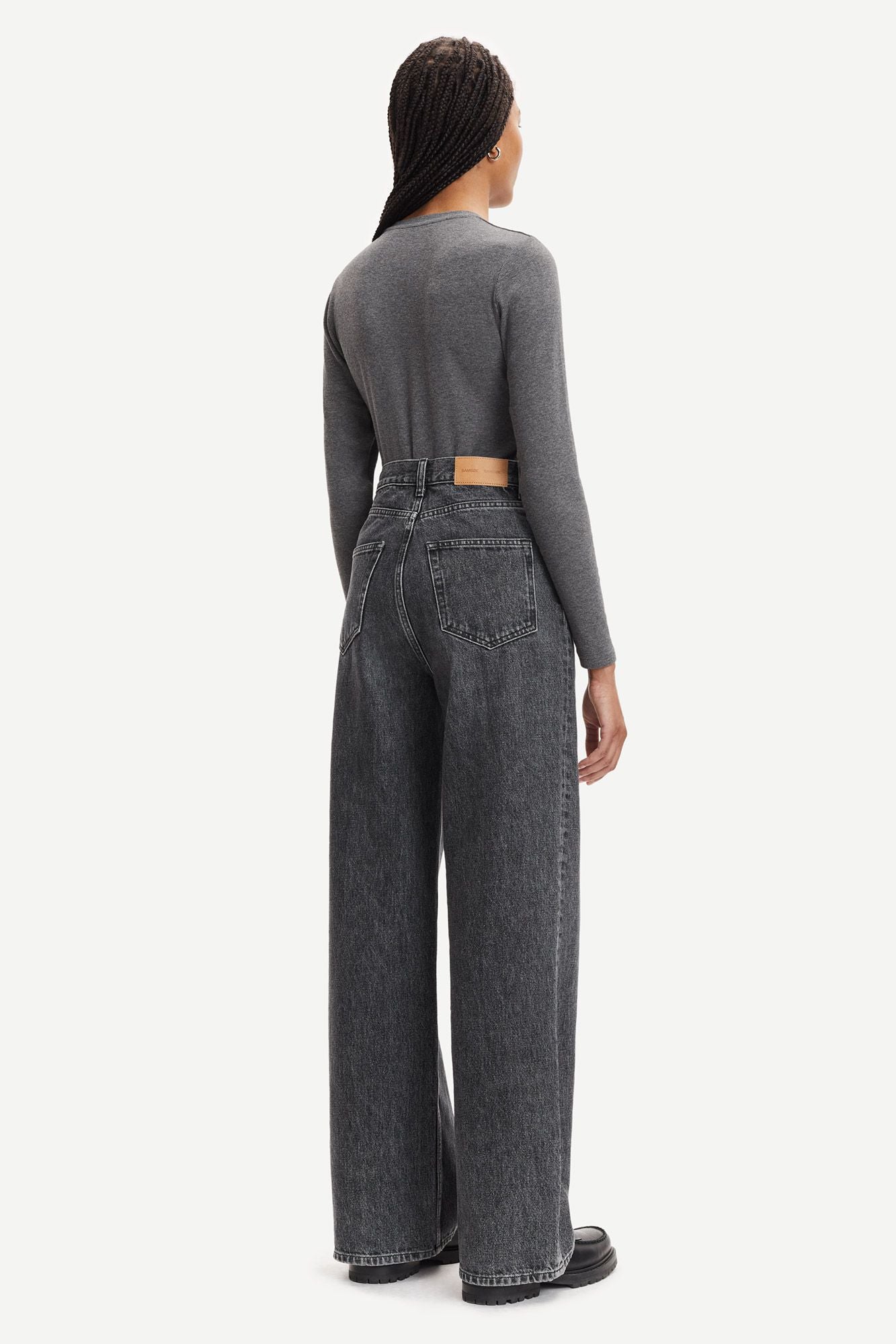 round neck ribbed long sleeves cotton top in dark grey from samsoe samsoe rear view