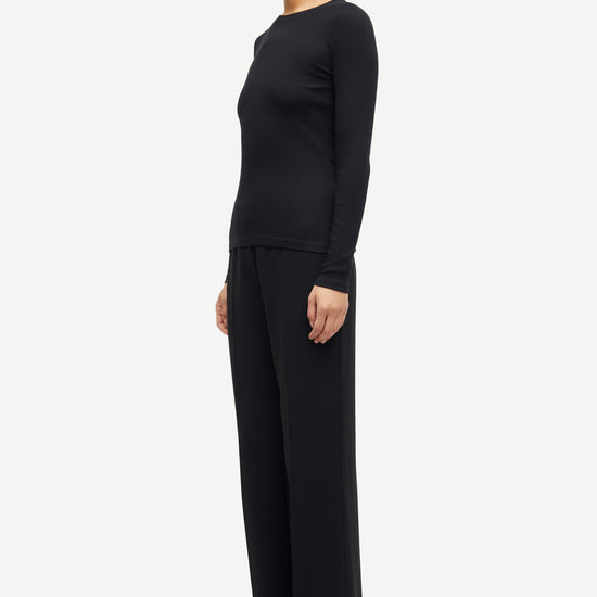 round neck black long sleeve t-shirt from samsoe samsoe side view