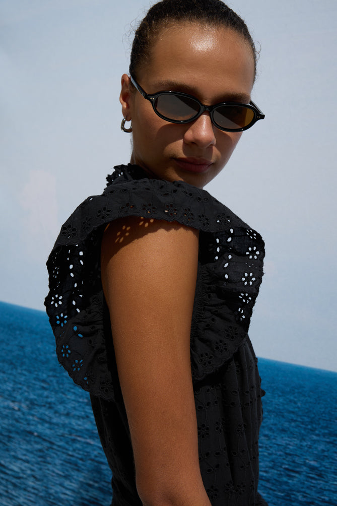 short ruffled sleeve midi dress with black grid design from rails close up