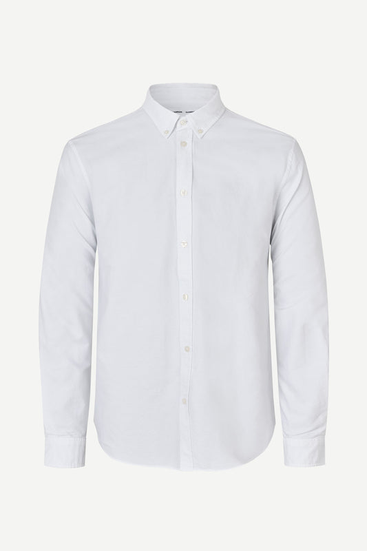 bright white shirt with pleat in rear yoke and single button cuffs