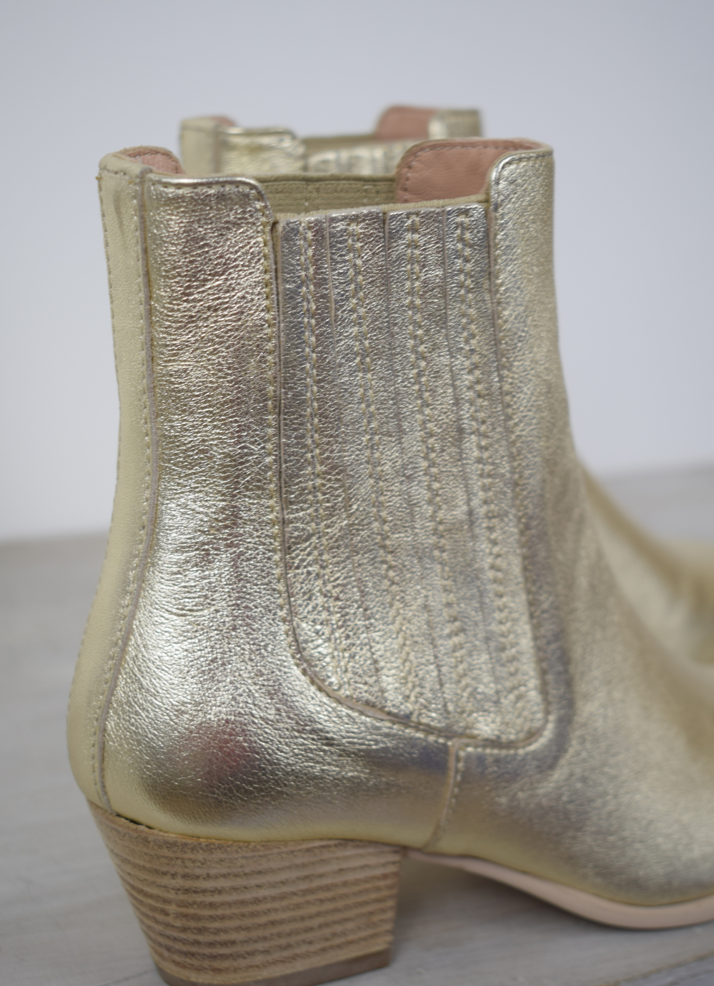 Gold ankle hight silver boots