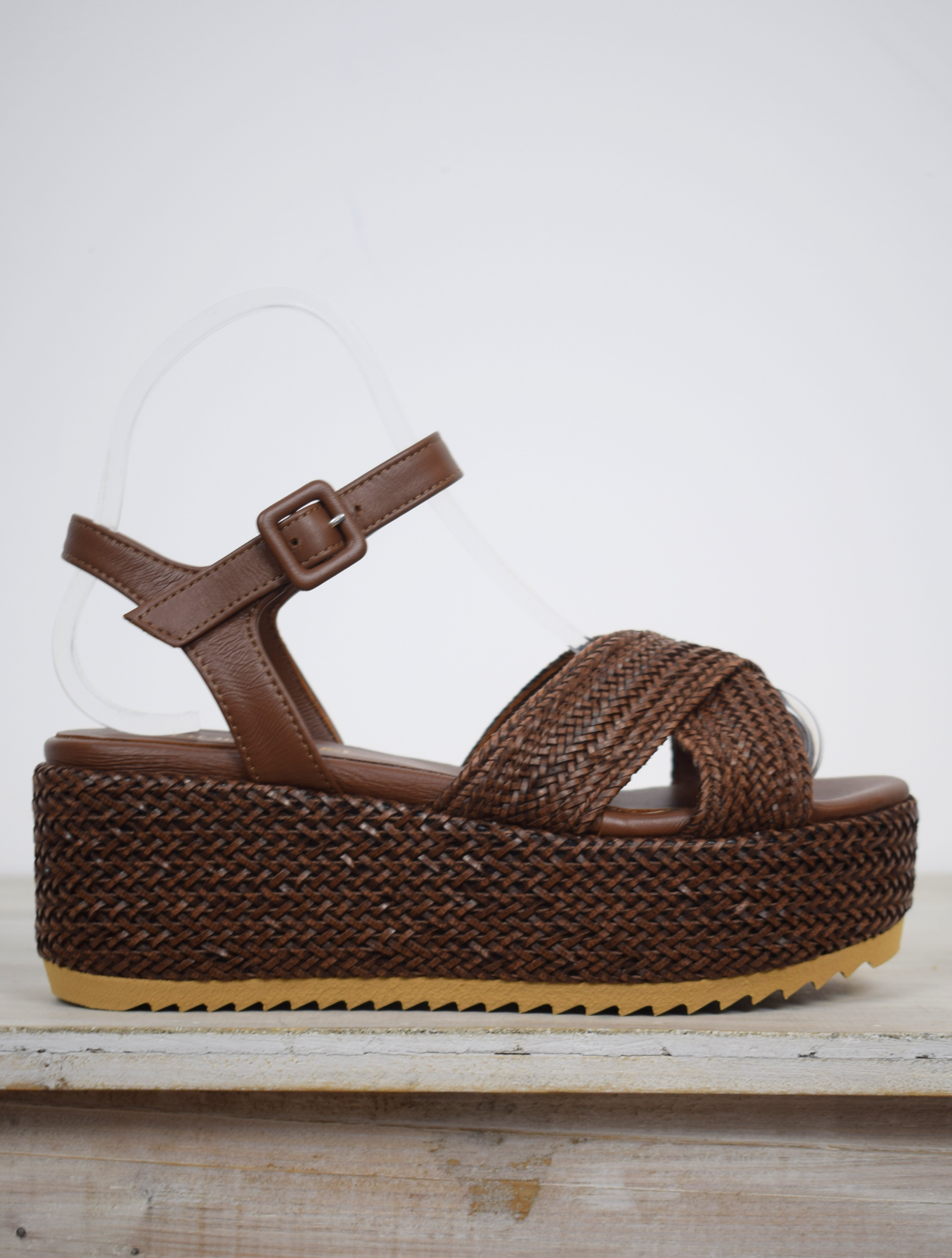 Tan raffia sandle 