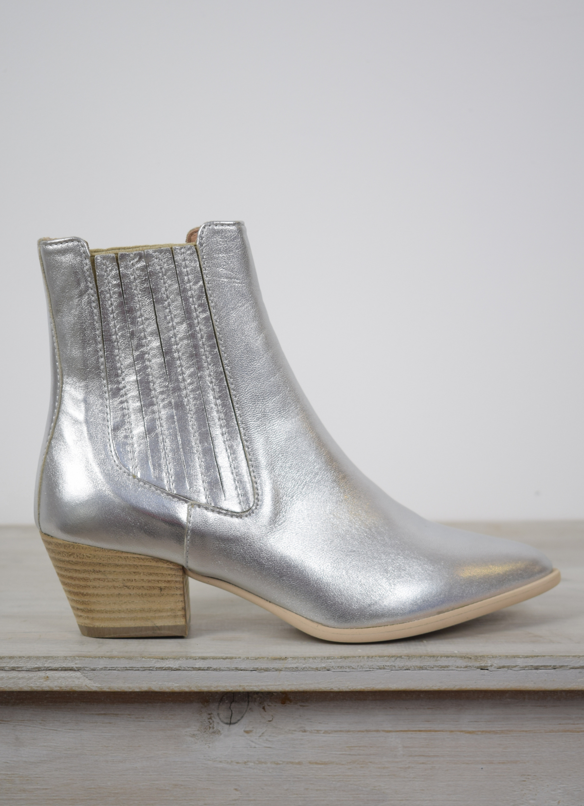 Silver ankle hight silver boots