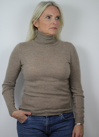 Ribbed roll neck jumper taupe 