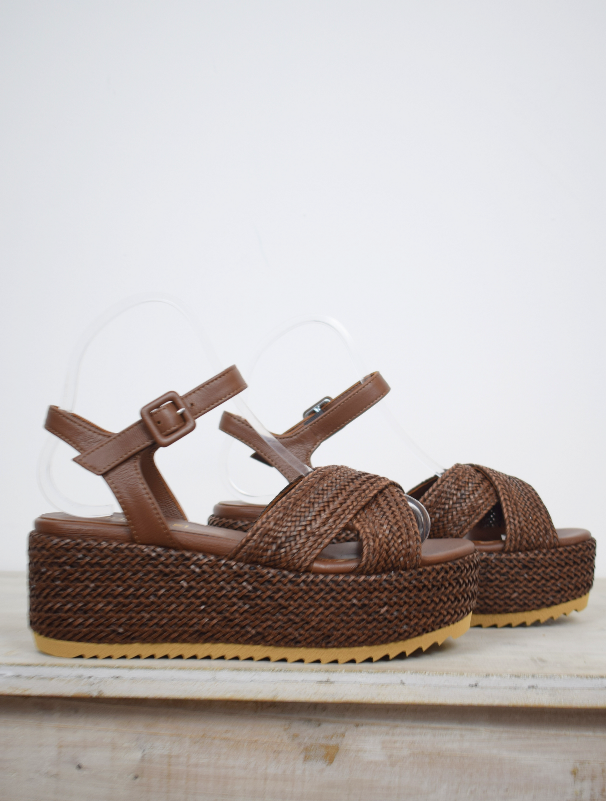 Tan raffia sandle 