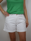 White mid rise shorts with zipper a button fastening