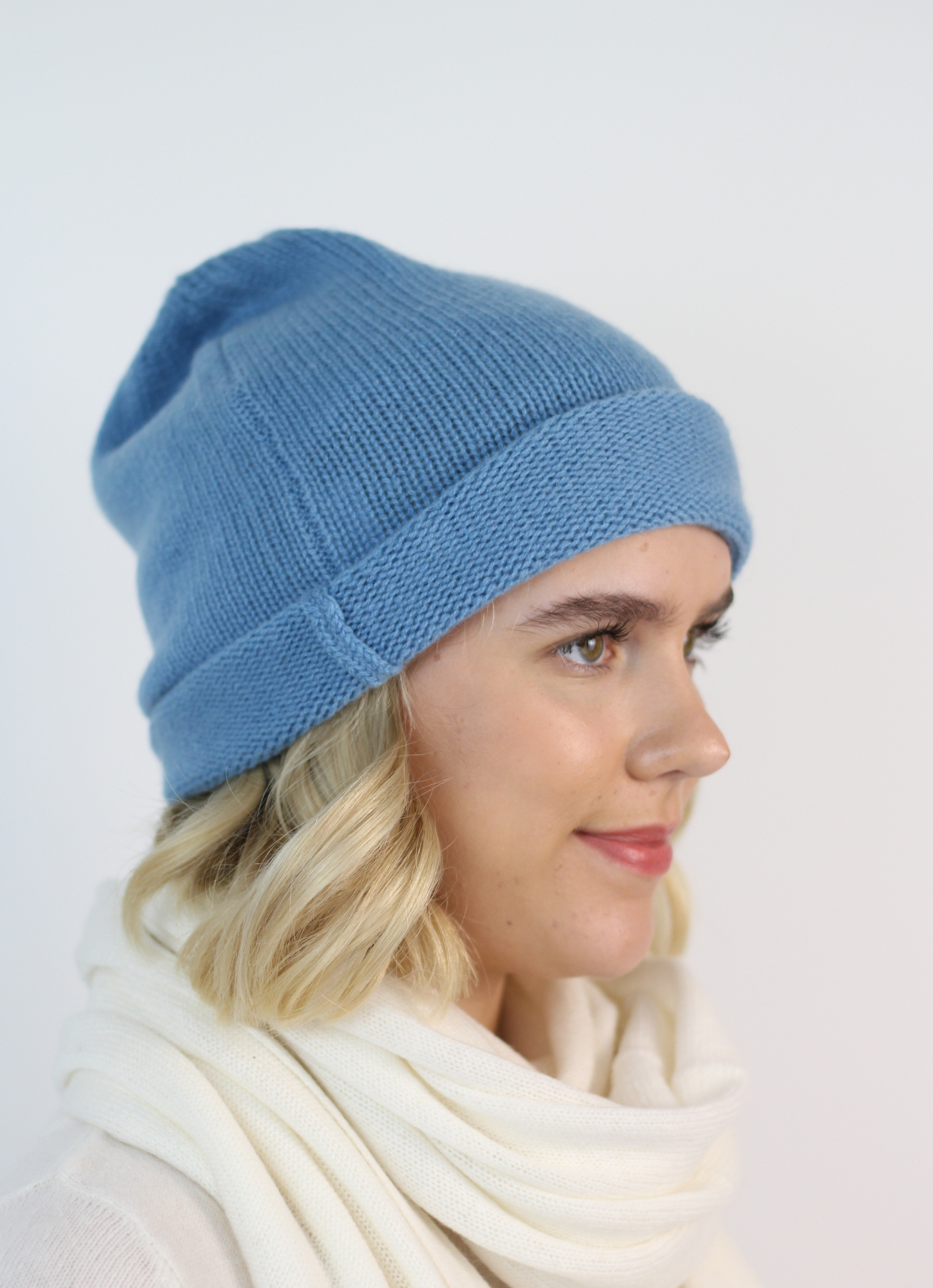 Blue cashmere hat