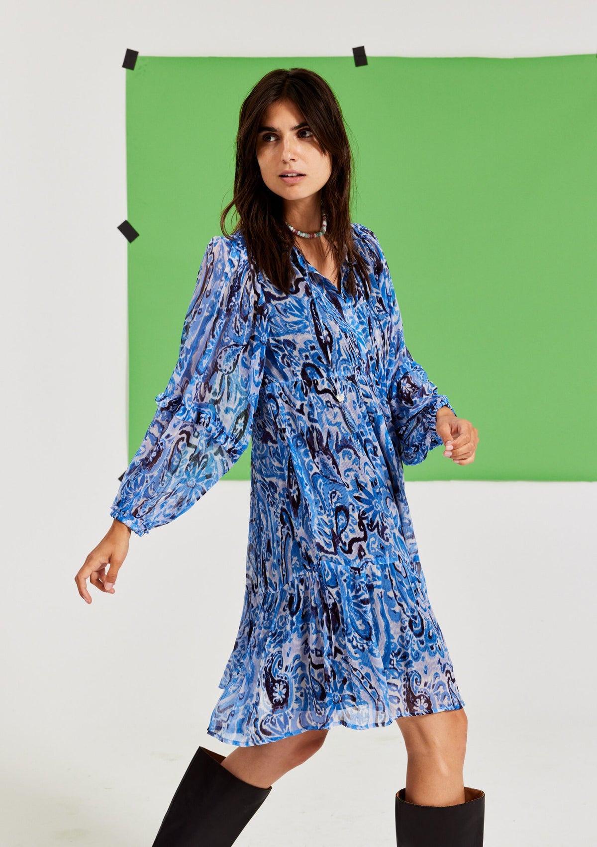 Blue blurred paisley print midi dress with long balloon sleeves elasticated cuffs and pinktuck details