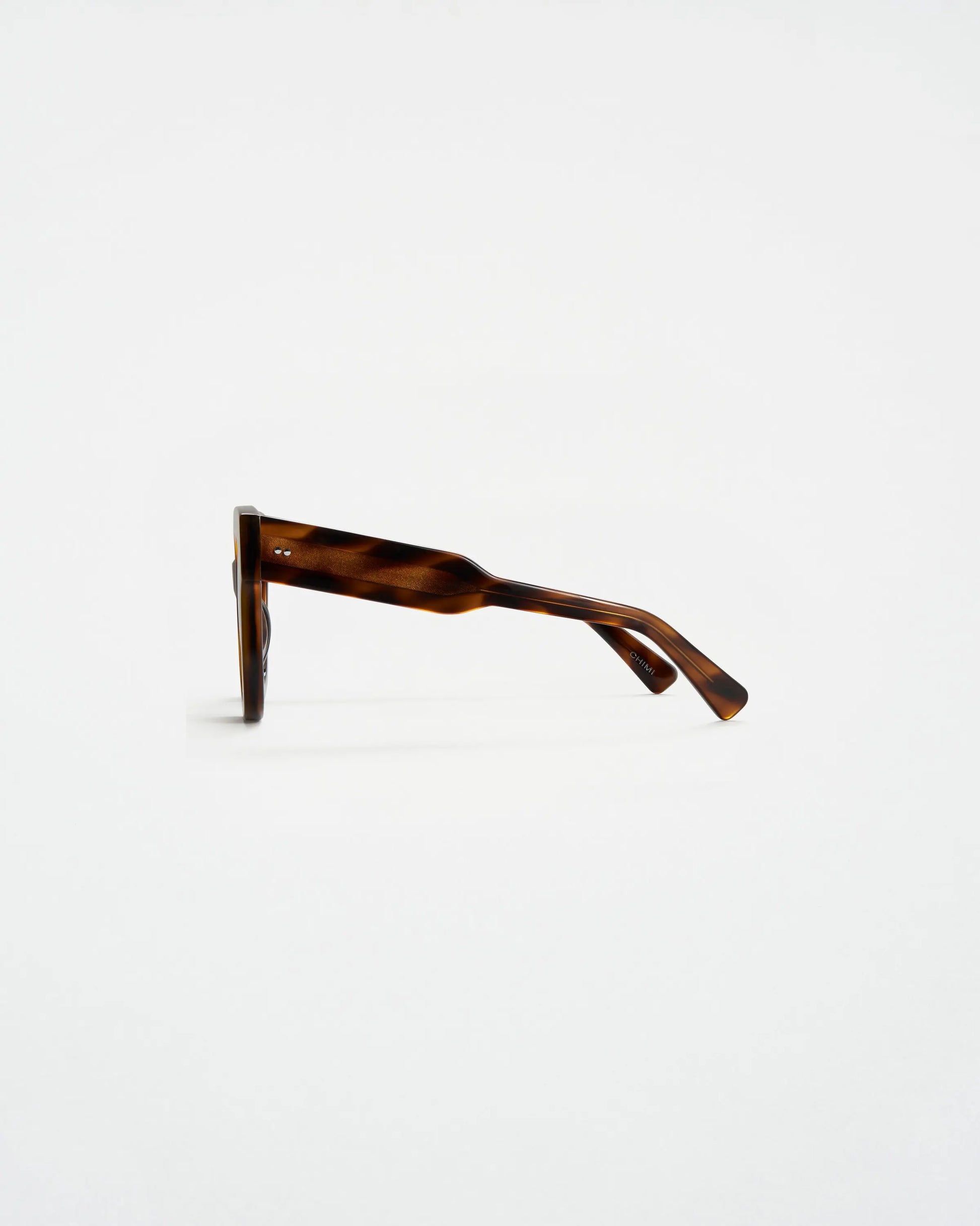 side view tortoishell sunglasses