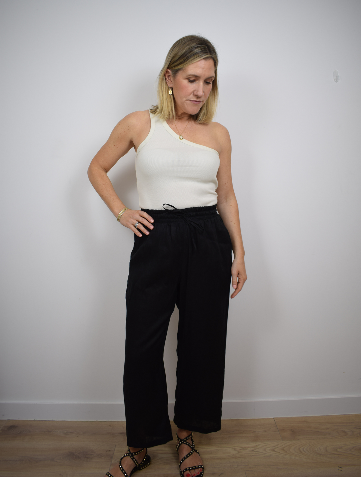 Black lightweight cropped trouser with drawstring waist 
