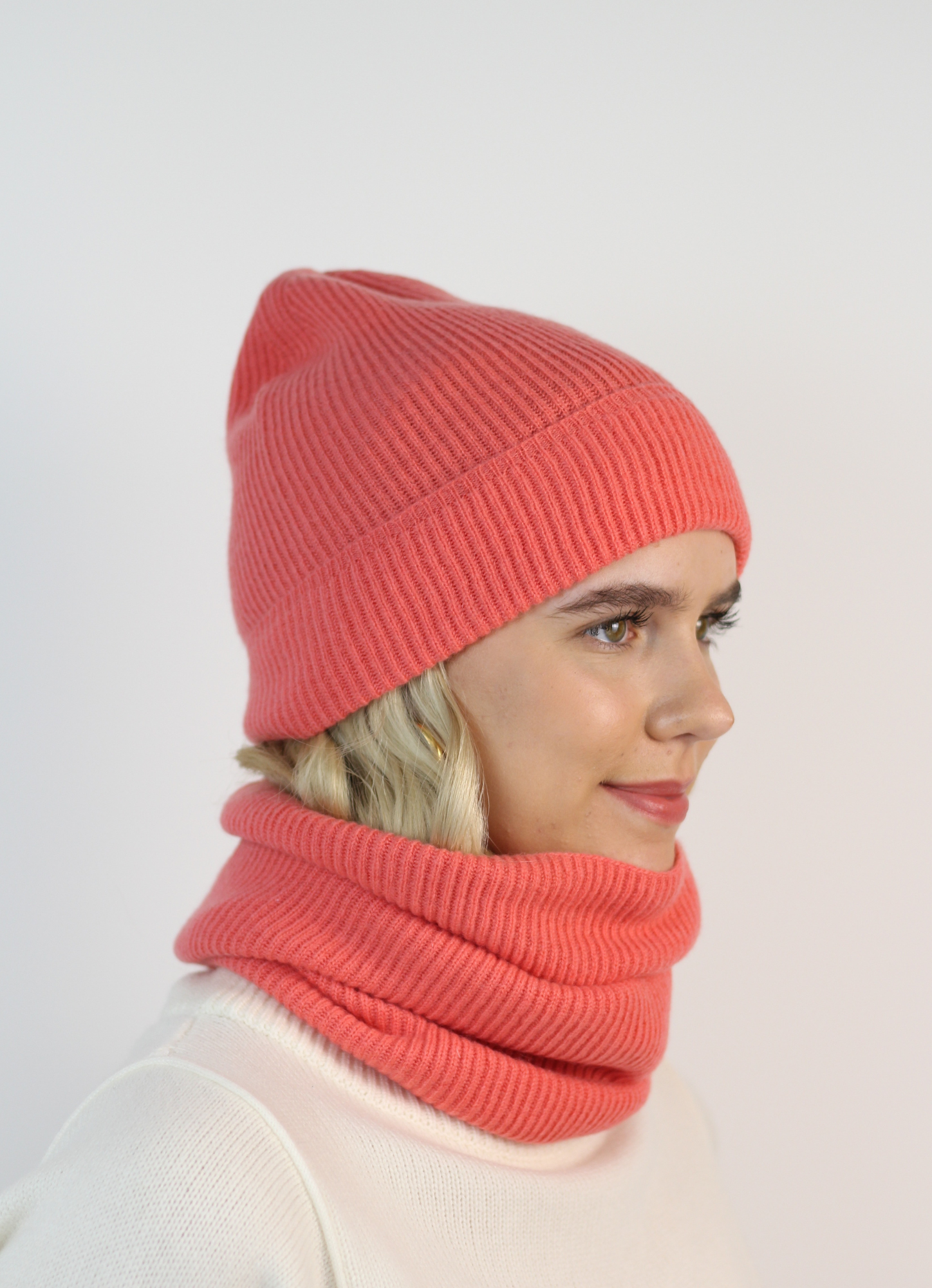 Ribbed beanie hat coral 