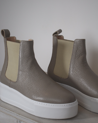 Bottolato High-Top Trainer Taupe