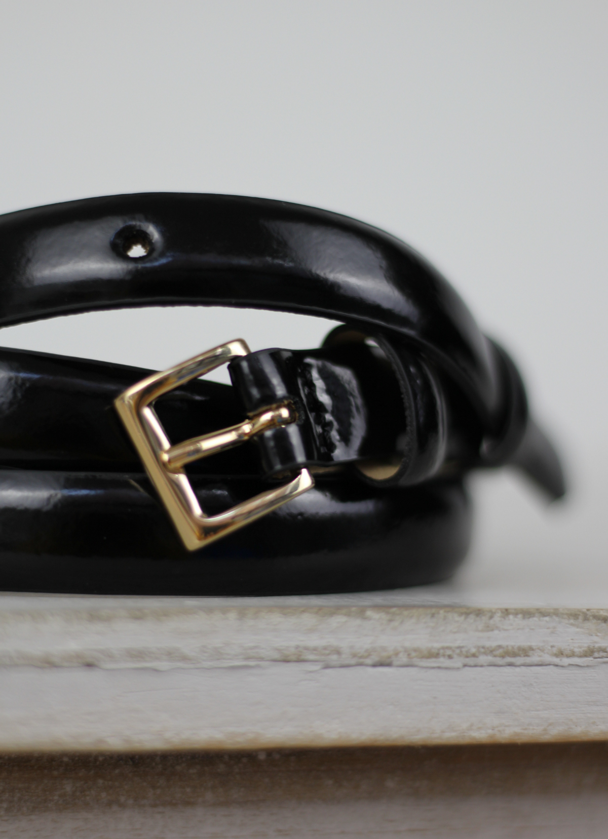 Abro narrow leather belt patent black leather gold buckle