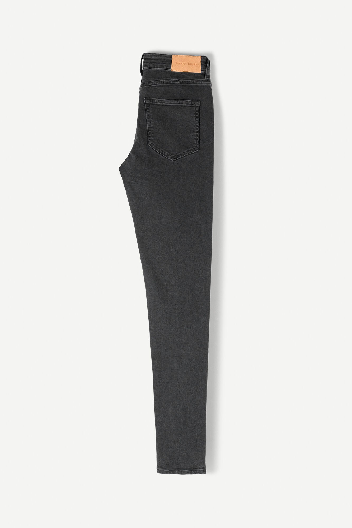 Classic mid rise skinny jean in black wash denim