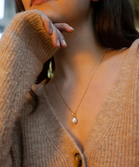 Gold plated chain with single pearl drop pendant