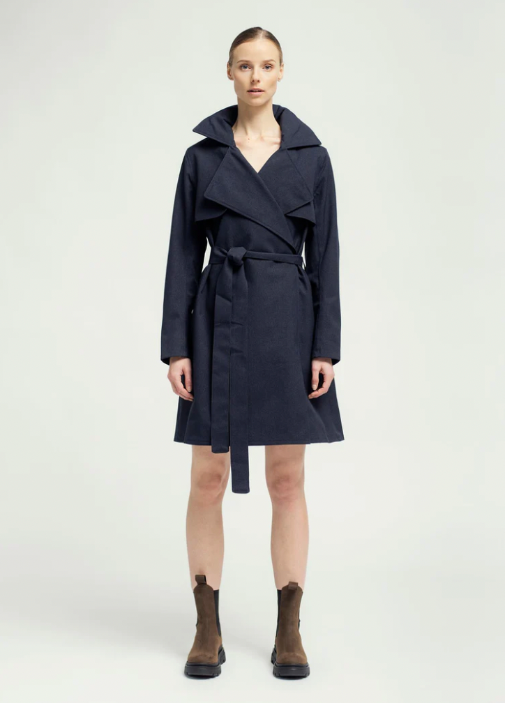waterproof coat with hidden hood in the collar