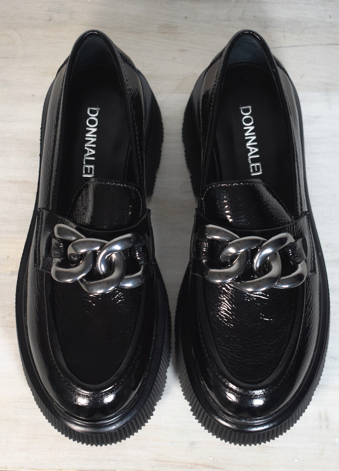 Balck Loafer with chunky chain top 
