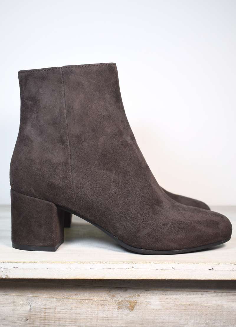 brown ankle boot with side zip 
