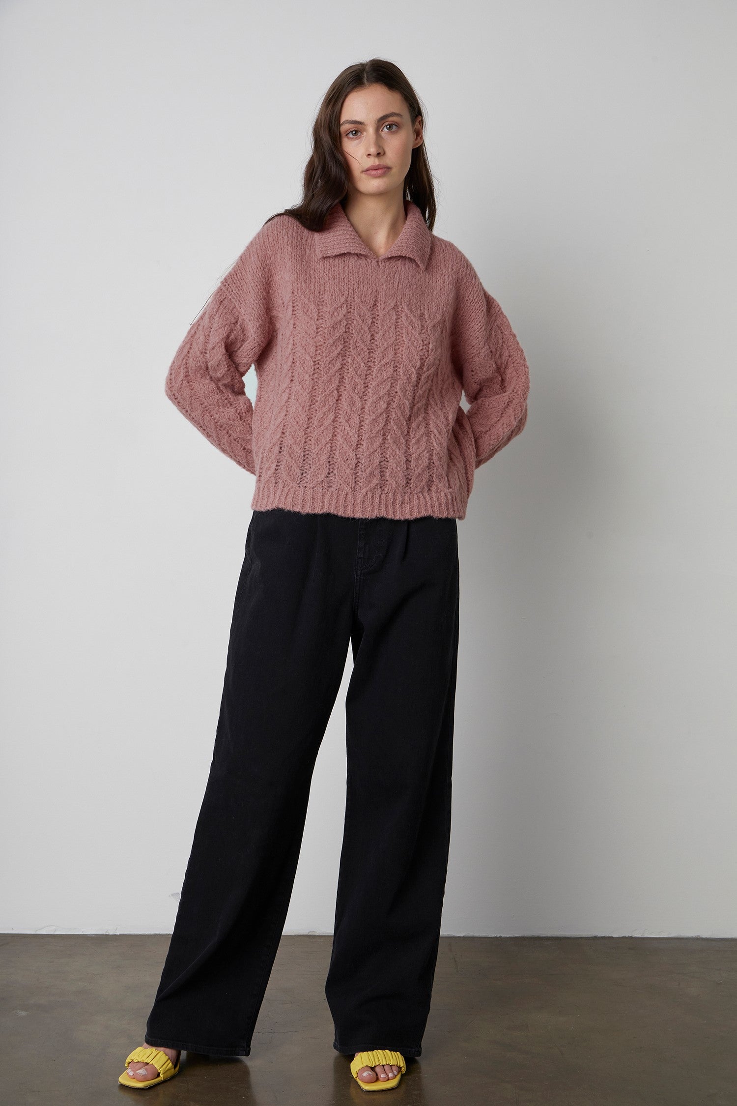 Alpaca cable knit jumper with collar in pink