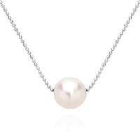 Essential pearl necklace on a silver chain