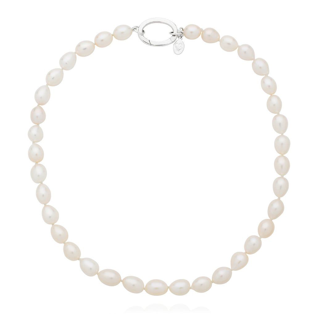 Classic freshwater pearl necklace